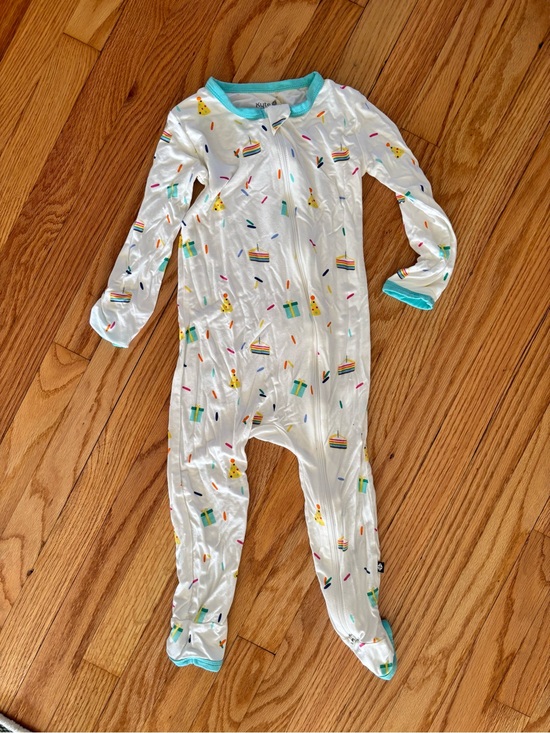 Kyte BABY Other - Kyte baby 4t birthday onesie